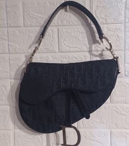 CHRISTIAN DIOR  Iconic bag